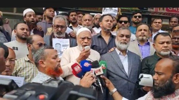 শ্রীনগরে স্বতন্ত্র প্রার্থী মমিন আলী'র ফুটবল মার্কার গণসংযোগ
