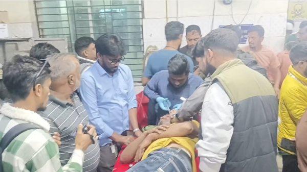 মুন্সিগঞ্জে বিএনপি ও স্বতন্ত্র প্রার্থীর সমর্থকের মধ্যে সংঘর্ষ, আহত পাঁচ