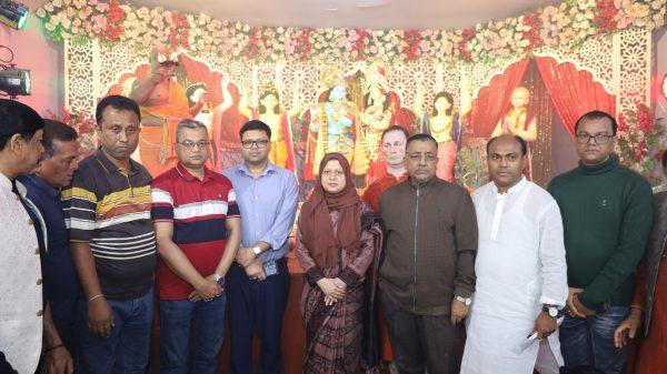মুন্সিগঞ্জে শ্রী শ্রী তারকব্রহ্ম মহাযজ্ঞ মহোৎসব পরিদর্শনে জেলা প্রশাসক
