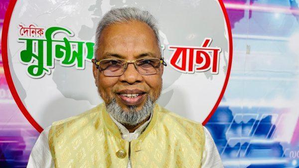 মাটির মানুষ থেকে বিশ্বনাগরিক: নজরুল ইসলামের অনন্য পথচলা