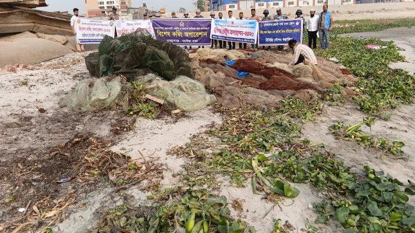 মেঘনা নদীতে যৌথ অভিযানে ৯৫ হাজার মিটার কারেন্ট জাল ও ৫০ চায়না রিং ধ্বংস