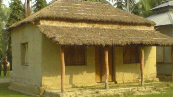 গ্রাম বাংলার ঐতিহ্য ‘ছনের ঘর’ হারিয়ে যাচ্ছে