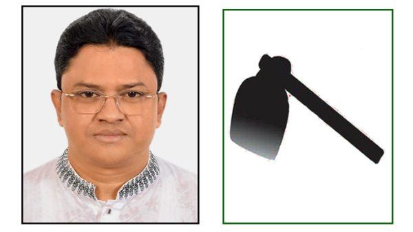 ক্ষমতার রাজনীতির বাইরে মানুষের রাজনীতি: কোদাল হাতে শেখ মো. শিমুল
