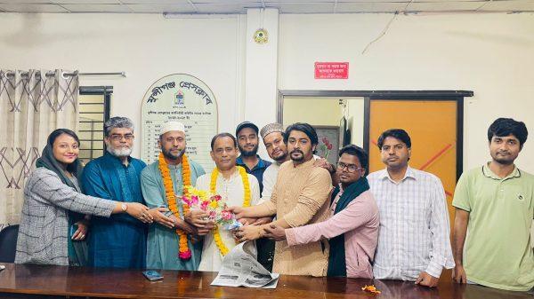 মুন্সিগঞ্জ প্রেসক্লাবের সভাপতি ও সাধারণ সম্পাদকের সঙ্গে মুন্সিগঞ্জের বার্তার সৌজন্য সাক্ষাৎ