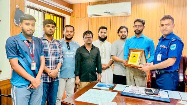 বদলিজনিত বিদায়ে অতিরিক্ত পুলিশ সুপার কাজী হুমায়ুন রশীদকে সংবর্ধনা